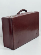 Load image into Gallery viewer, Nice vintage leather classic medium size suitcase briefcase case very light
