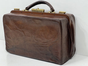 Charming antique Edwardian brown solid leather Gladstone doctor's bag