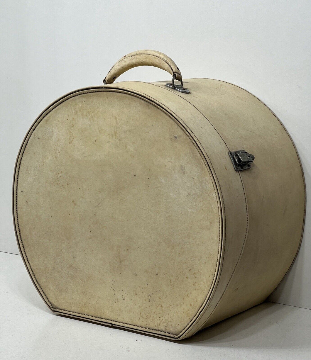 Stunning vintage vellum leather travelling hat box cruising case by THE TRINITY