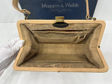 Load image into Gallery viewer, Exquisite vintage cream beige lizard skin leather handbag by Mappin &amp;Webb
