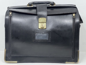 Charming vintage  black leather Gladstone style briefcase +KEY