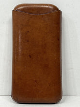 Load image into Gallery viewer, Charming vintage Art Deco  honey tan leather cigar case
