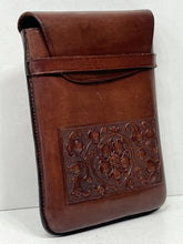 Load image into Gallery viewer, Charming unusual vintage Art Deco top grain leather cigar case
