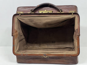 Charming antique Edwardian brown solid leather Gladstone doctor's bag