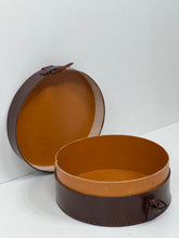 Load image into Gallery viewer, Fantastic vintage brown  leather circle travelling collar trinket box

