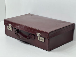Nice vintage leather classic medium size suitcase briefcase case very light