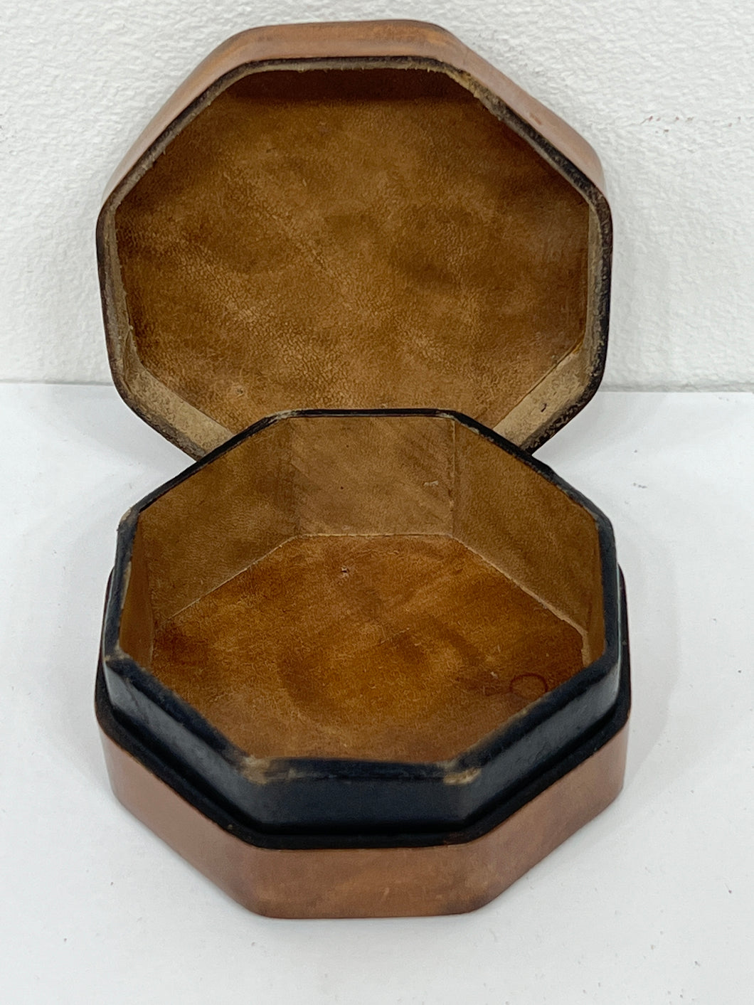 Beautiful vintage leather cufflink trinket jewellery stud box made in Italy