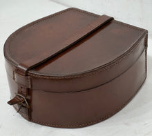 Load image into Gallery viewer, Vintage leather travelling collar jewellery trinket storage  box
