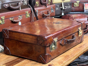 the BEST heavy leather BEAUTIFULLY PATINATED william whiteley motoring suitcase