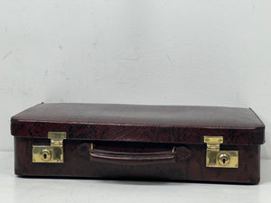Beautiful vintage textured leather brown  overnight fitted  suitcase vanity case