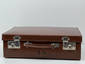 Beautiful vintage leather small suitcase case +KEY LOVELY PATINA cute size