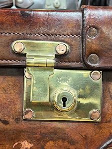 the BEST heavy leather BEAUTIFULLY PATINATED william whiteley motoring suitcase