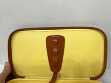 Load image into Gallery viewer, Beautiful vintage leather cowhide vanity travel cosmetic case AMAZING LEATHER
