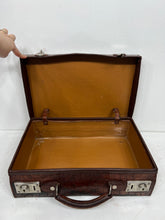 Load image into Gallery viewer, Vintage crocodile leather skin T.Evins &amp; Co Makers briefcase suitcase case +KEY
