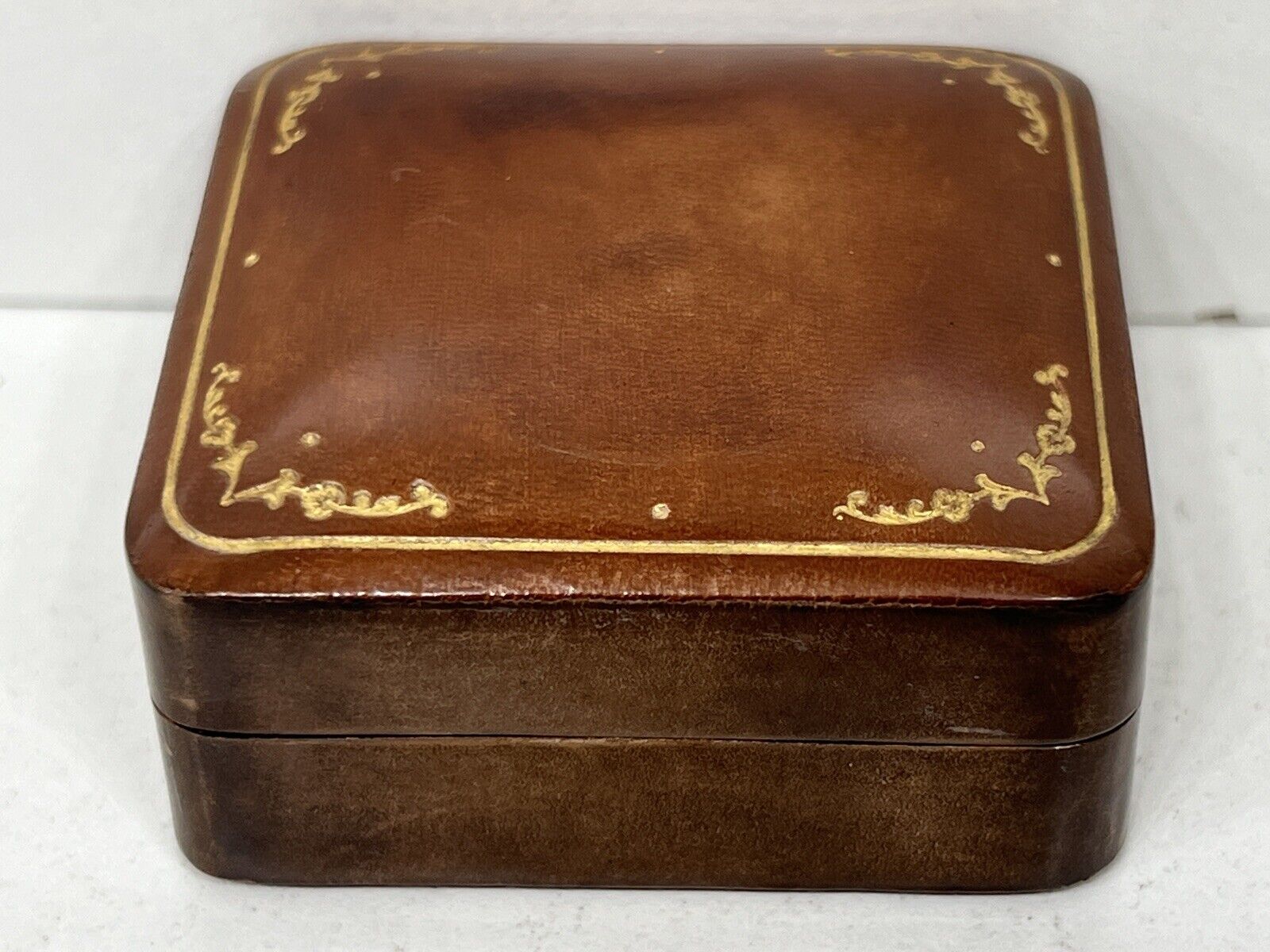 Vintage deals Genuine Leather Jewelry/Pill/Trincket Box