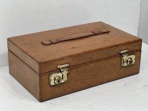 Beautiful  vintage pigskin leather travelling jewellery box vanity case