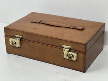 Load image into Gallery viewer, Beautiful  vintage pigskin leather travelling jewellery box vanity case
