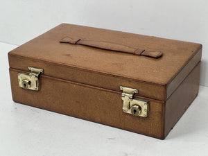 Beautiful  vintage pigskin leather travelling jewellery box vanity case