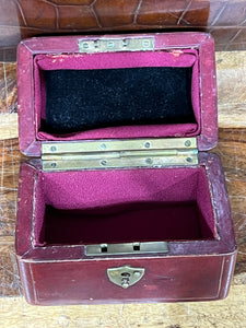Beautiful Vintage Burgundy Leather Miniature jewellery trinket Box