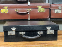 Load image into Gallery viewer, top quality Vintage Oak Grain Leather Travelling Doctor&#39;s attache Suitcase 1920s

