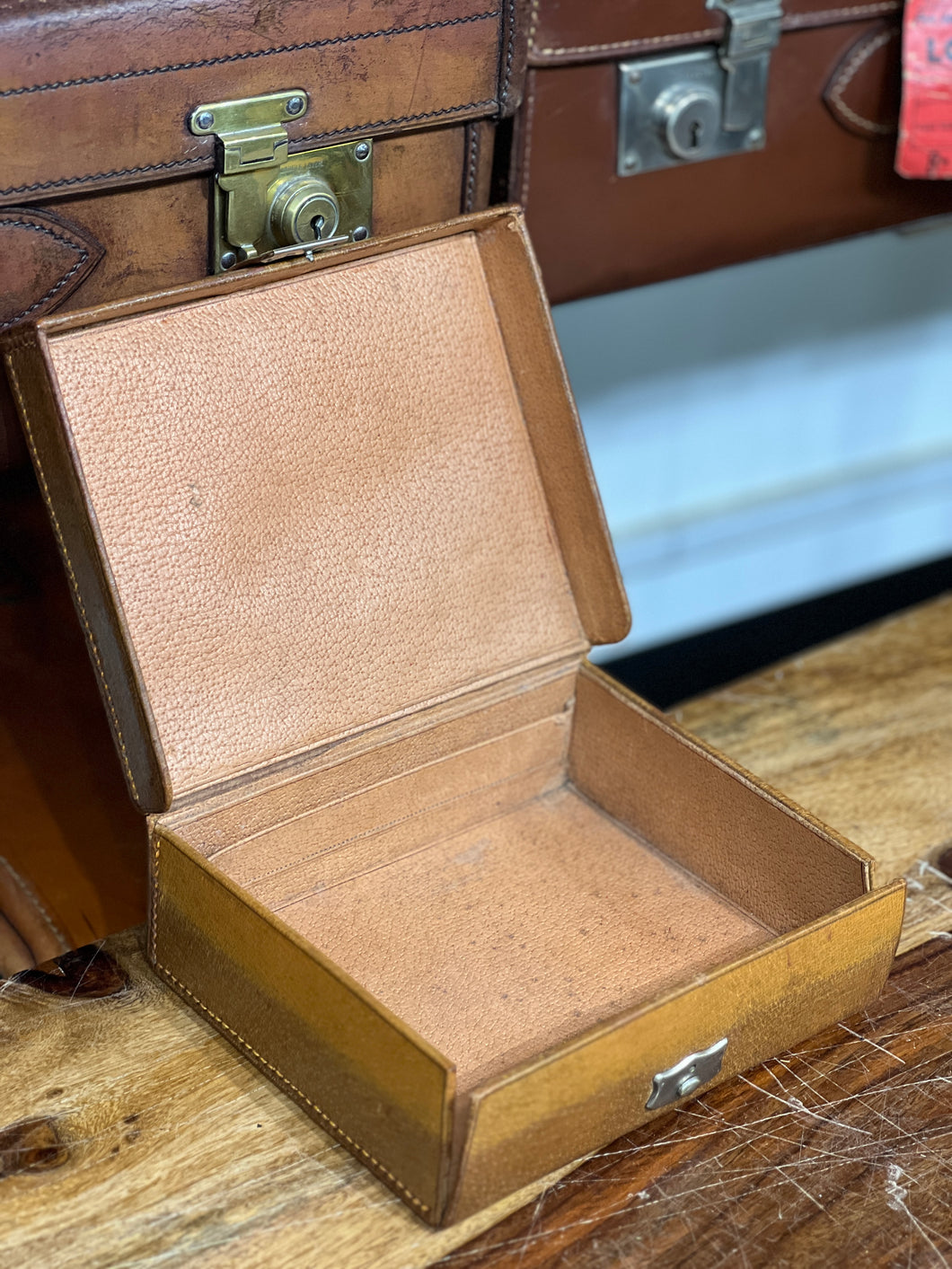 Vintage Tan Leather Travelling Box Case Jewellery Box Watch Box