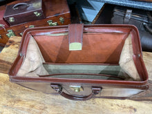 Load image into Gallery viewer, 1900&#39;s vintage leather holdall case style top frame briefcase ideal laptop +KEY
