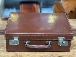 beautiful vintage leather antique quality overnight travel suitcase