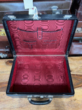 Load image into Gallery viewer, beautiful vintage leather antique quality overnight travel suitcase luggage
