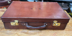 BEAUTIFULLY PATINATED RESTORED VINTAGE LEATHER TRAVEL SUITCASE READY TO USE